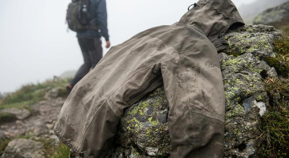 吃过一些运动服或户外装备吗？你会发现那些衣服在面对汗水、摩擦甚至极端天气时，展现出令人惊叹的“硬核”性能。这背后的秘诀，