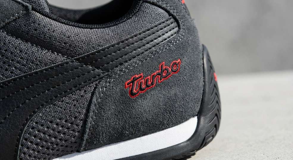 PUMA 携手保时捷发布全新联名赛车系列第二张图