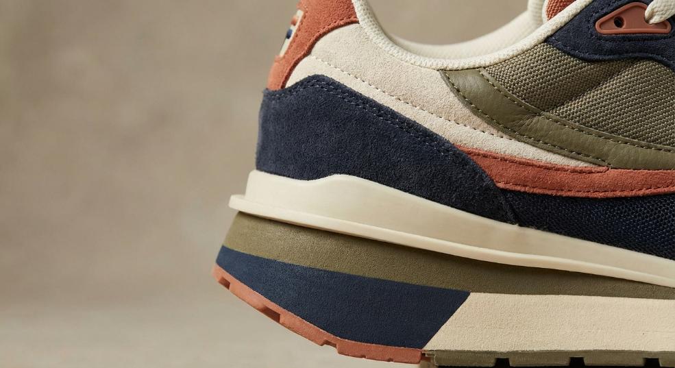 FILA 携手意大利设计师 Michele Torresi 发布迭代版 KM2 叠叠鞋第二张图