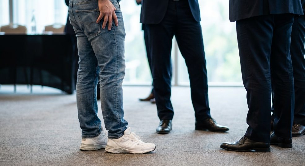 场合着装礼仪全攻略：穿出自信与品味的秘密第二张图