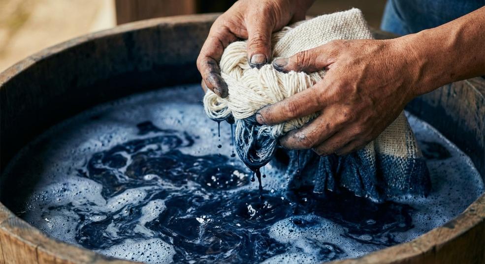 服装染色工艺揭秘：从传统到现代的完美结合第一张图
