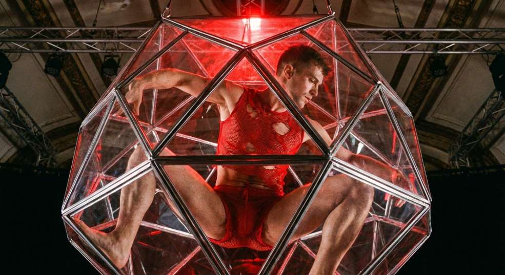 Dsquared2 2025 春夏系列发布 Dsquared2 2025 春夏系列发布第一张图