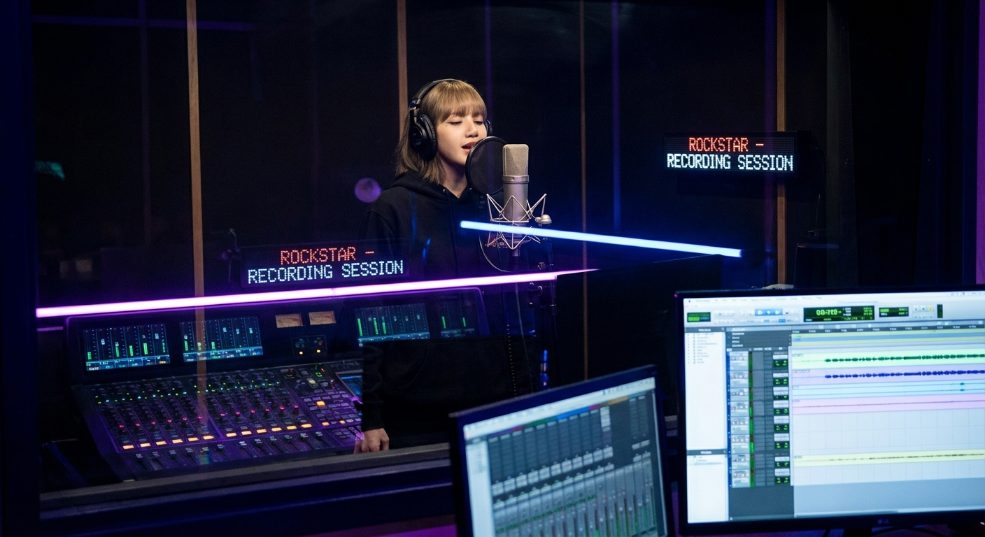 Lisa 即将发布个人回归单曲《ROCKSTAR》第二张图