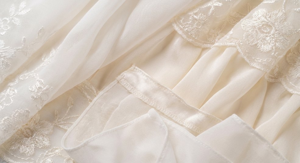 仪式感装点日常 ，JNBY 2024 春夏轻礼服系列释出第一张图