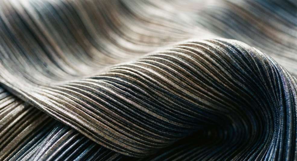 HOMME PLISSÉ ISSEY MIYAKE 发布 2025 春夏系列第二张图