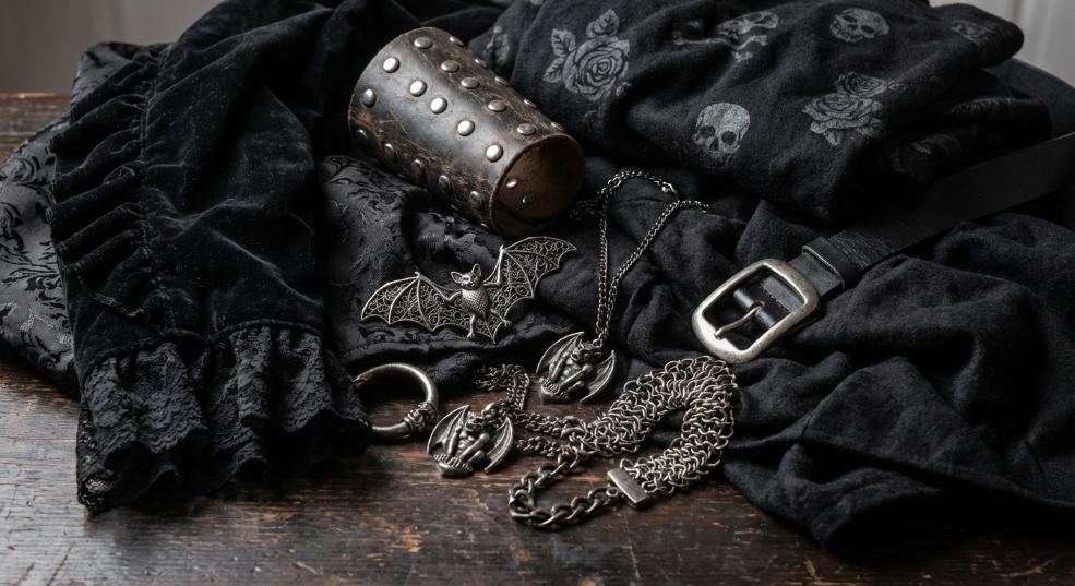 哥特暗黑系搭配指南：让你的风格穿越虚空中的黑夜第一张图