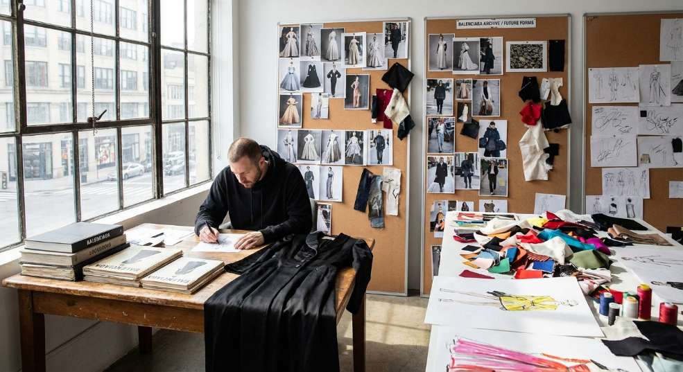 BALENCIAGA 第 53 季高定系列即将登场第二张图