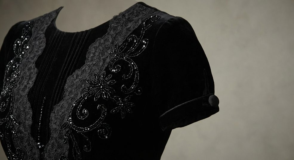 晚宴礼服选择技巧：让你成为全场焦点的秘密武器第二张图