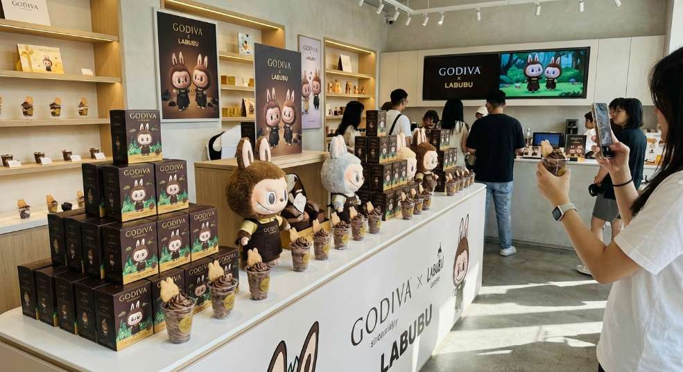 GODIVA x LABUBU 联名冰品正式发布第二张图