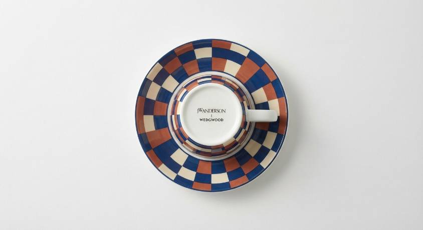 JW Anderson 携手 Wedgwood 致敬传奇 Lucie Rie 发布限量杯碟第二张图