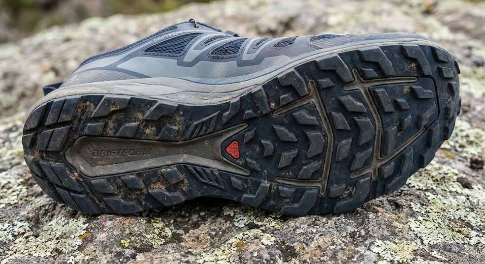 Salomon 携手 Mental Athletic 推出「Driftform」合作系列第一张图