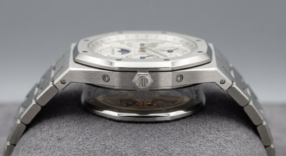 Audemars Piguet 推出首款 38 毫米皇家橡树万年历腕表第一张图