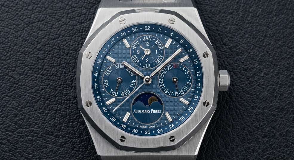 Audemars Piguet 推出首款 38 毫米皇家橡树万年历腕表第二张图