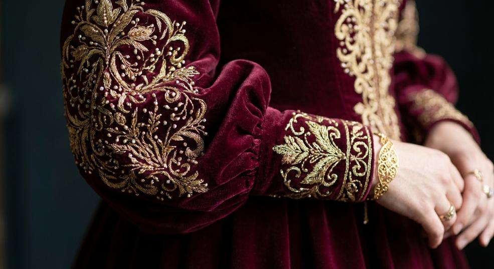 灯笼袖宫廷风：古典优雅的时尚新宠第一张图