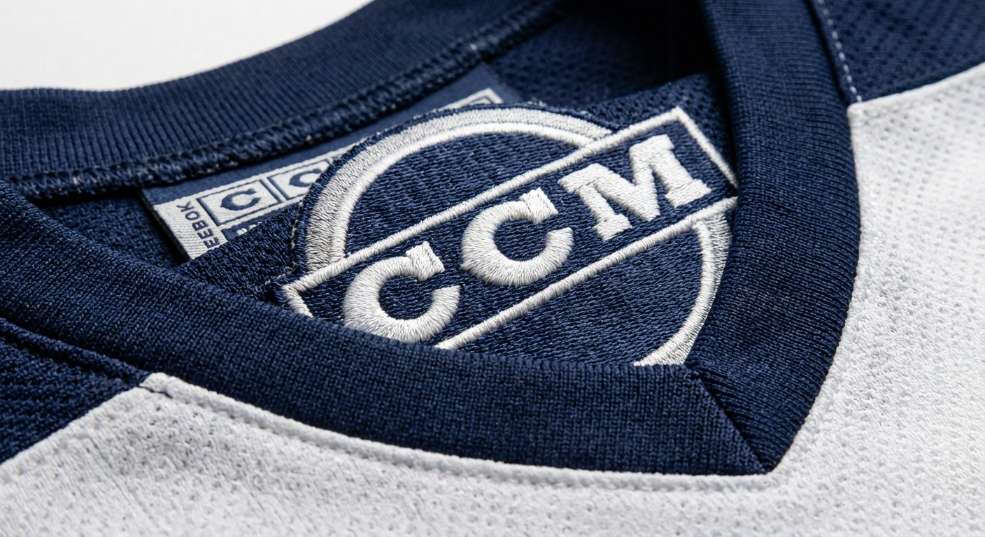 Vandy The Pink 曲棍球衣即将发售第二张图