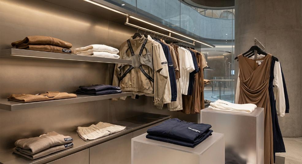 SKP-S 打造 Nike x Jacquemus 限时空间第一张图