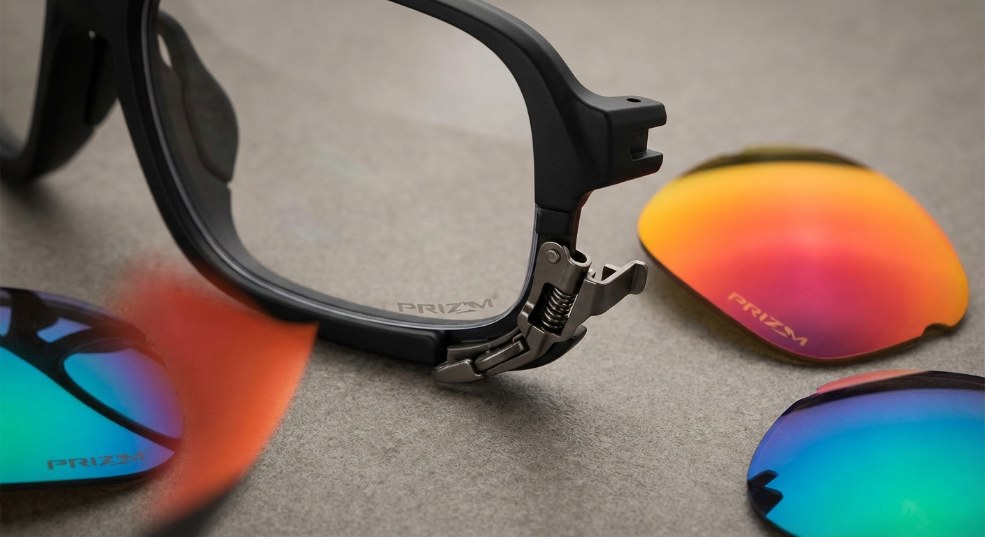 Oakley 发布限量版新作「Oakley® Moonveil」第二张图