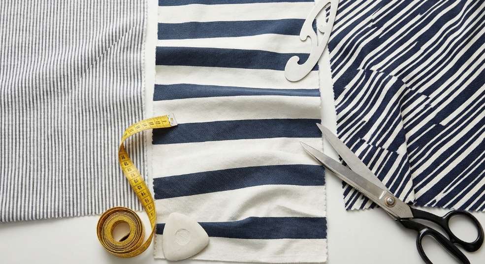 条纹显瘦原理：揭秘穿搭中的“魔法”密码第一张图