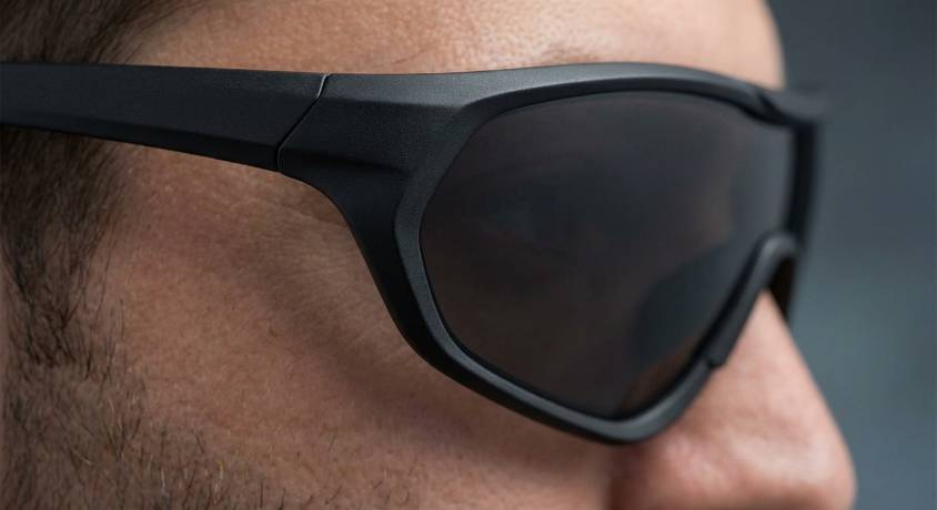 Entire Studios 发布首个眼镜系列第一张图