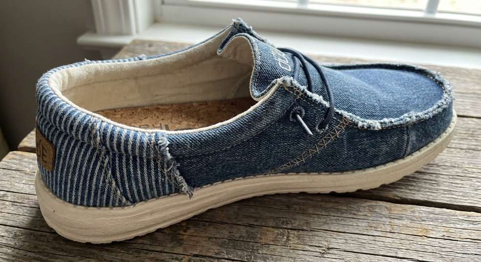 Lee x HEYDUDE 合作鞋款正式发布第一张图