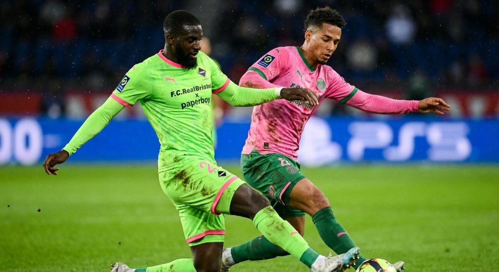 F.C.Real Bristol x paperboy 合作系列现已登场第一张图