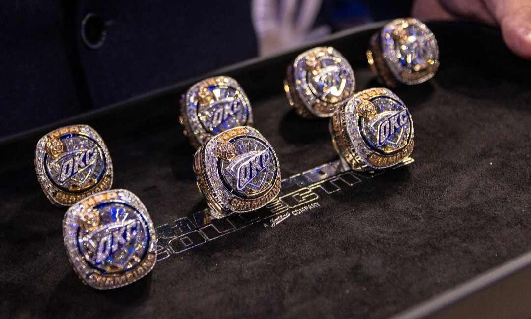 俄克拉荷马城雷霆队正式领取 NBA 总冠军戒指