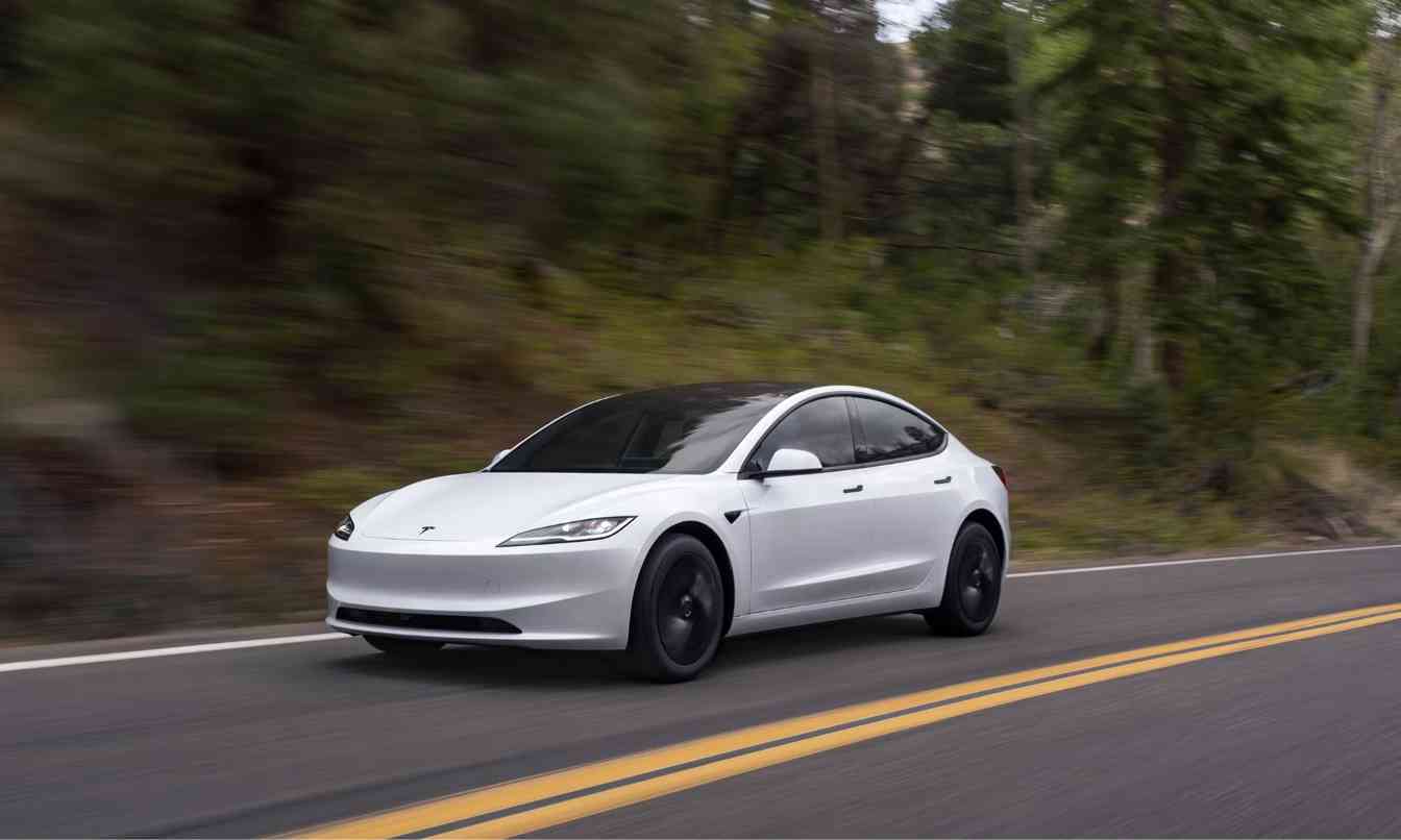 Tesla 官网上架两款车型标准版