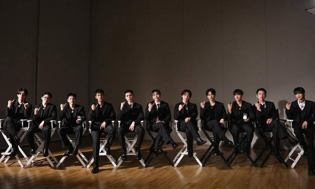 MESSIKA 为 K-POP 组合 SEVENTEEN 打造 10 周年团队戒指