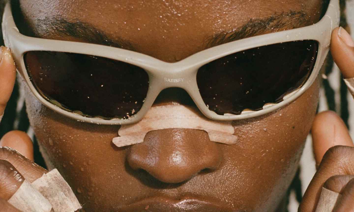 Satisfy x Oakley 合作系列释出