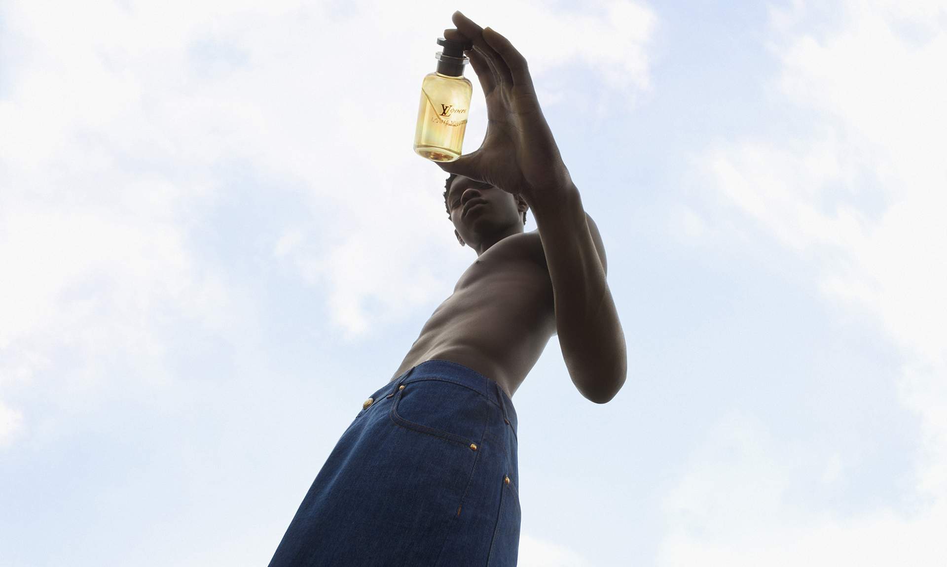 LOUIS VUITTON 发布 LVERS 香水广告片