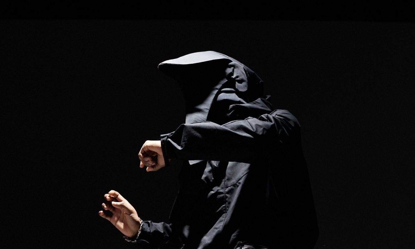 远离「主流趋势」的新锐设计师，可能改变时尚市场？