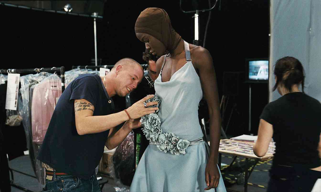 比起创意总监，奢侈品牌可能更需要「技术总监」